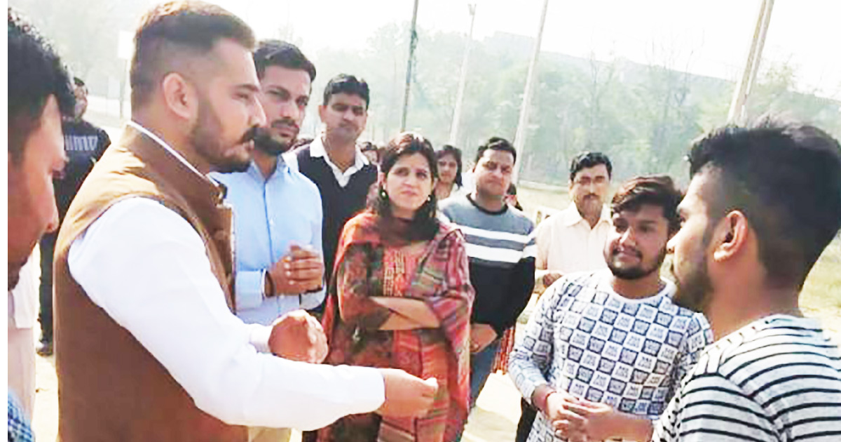 Volleyball match organized on first day of Pharmacy Week